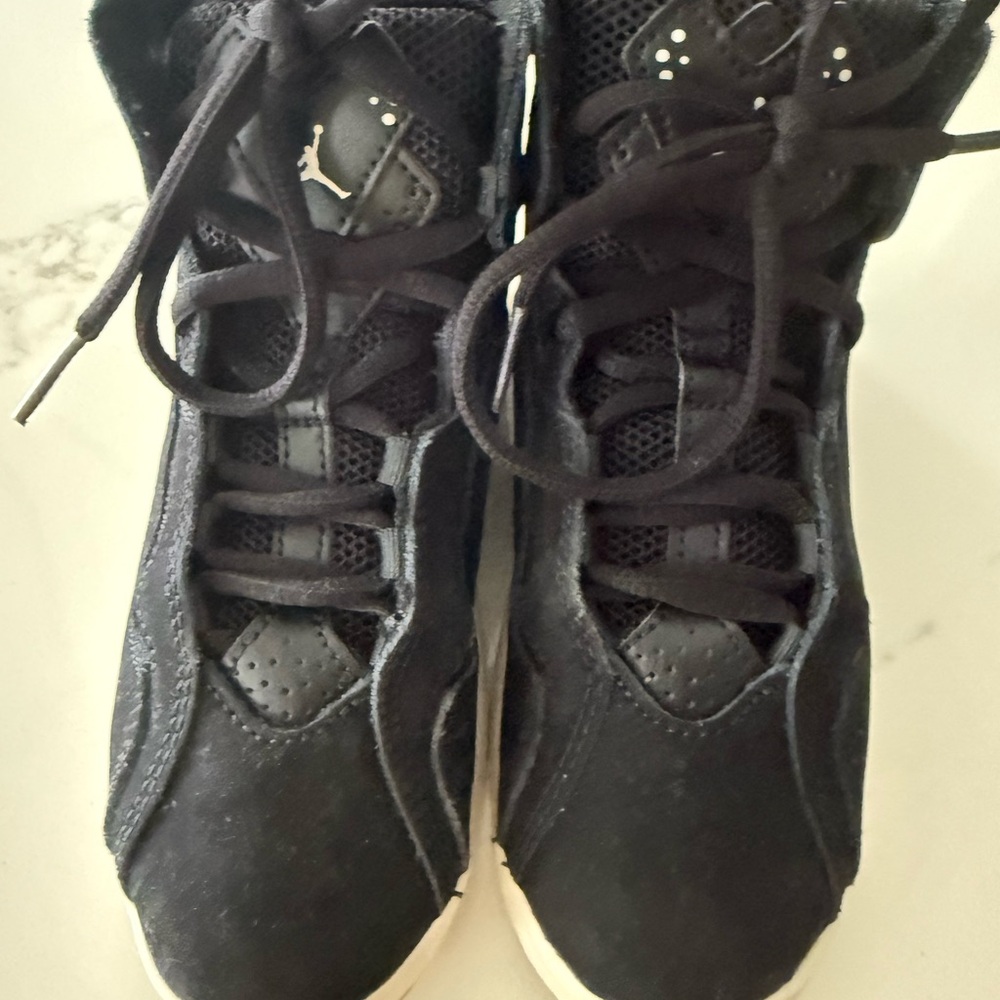 Boys Jordan Sneakers